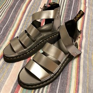*NEW* Women’s Dr. Martens Clarissa platform sandal size 8